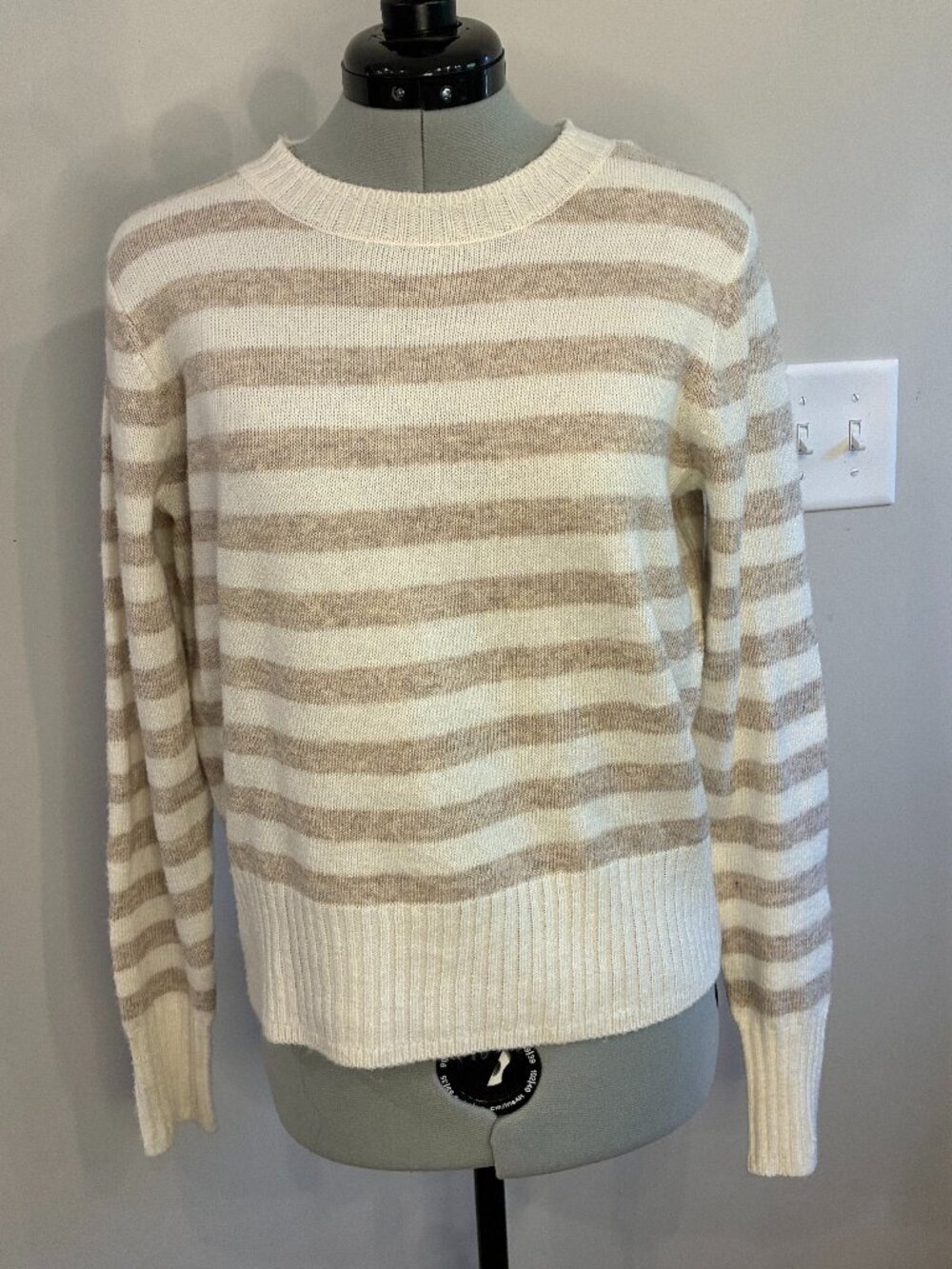 Sonoma Goods for Life Striped Sweater Cream Beige Crewneck S 0385